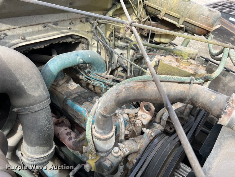 image for item MM9180 1981 International 1854  semi truck