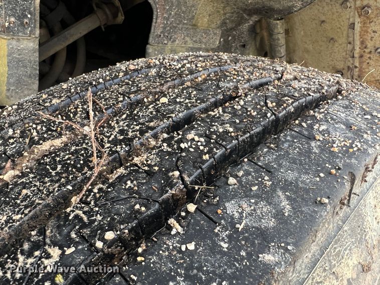 image for item MM9180 1981 International 1854  semi truck