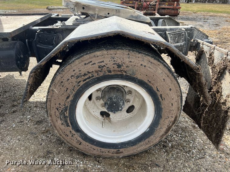 image for item MM9180 1981 International 1854  semi truck