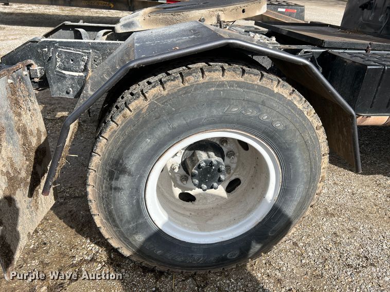 image for item MM9180 1981 International 1854  semi truck