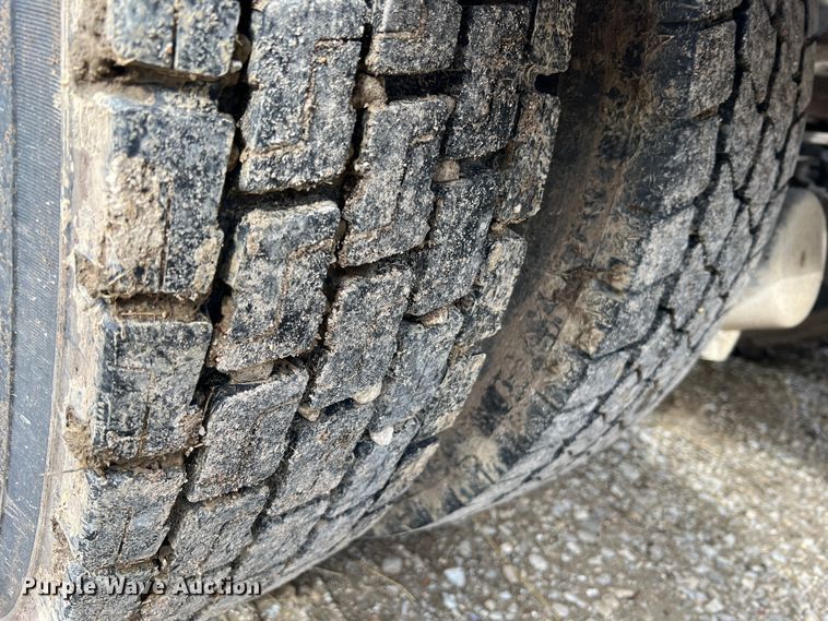 image for item MM9180 1981 International 1854  semi truck