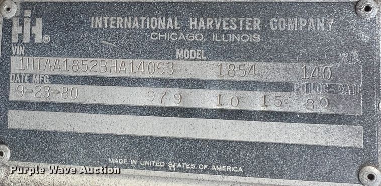 image for item MM9180 1981 International 1854  semi truck