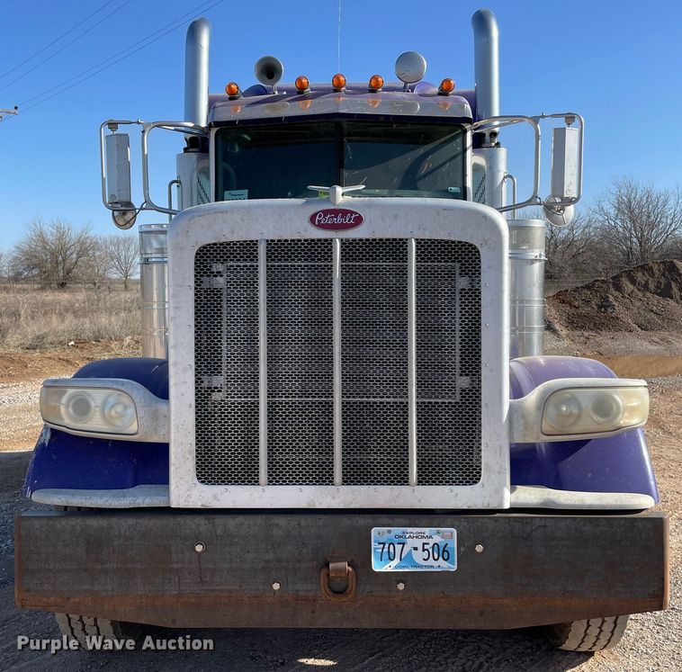 image for item MM9309 2008 Peterbilt 388  semi truck