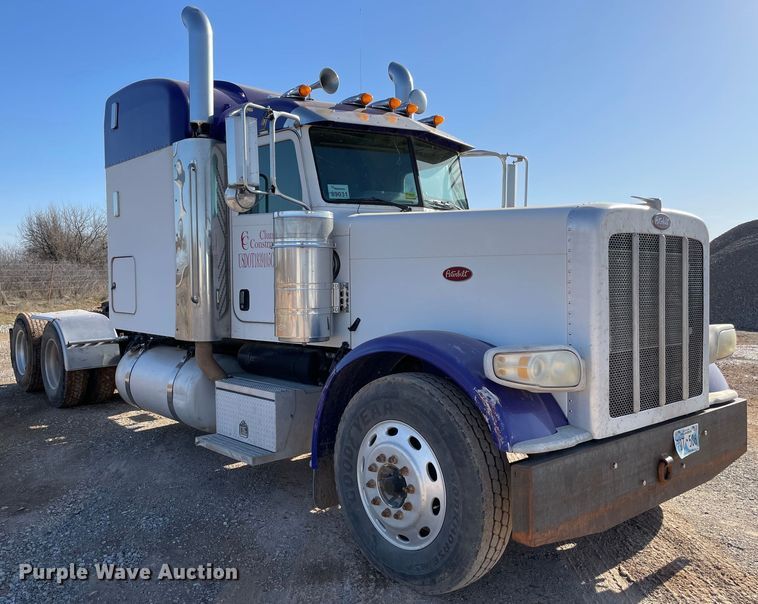 image for item MM9309 2008 Peterbilt 388  semi truck