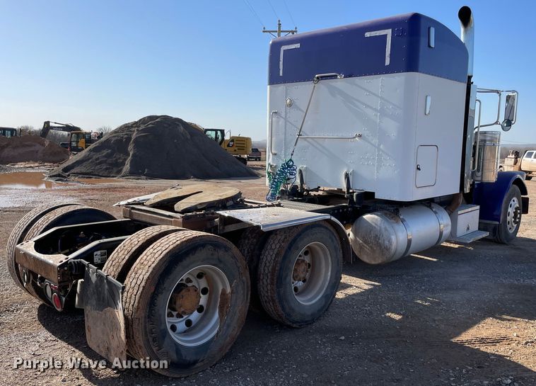 image for item MM9309 2008 Peterbilt 388  semi truck