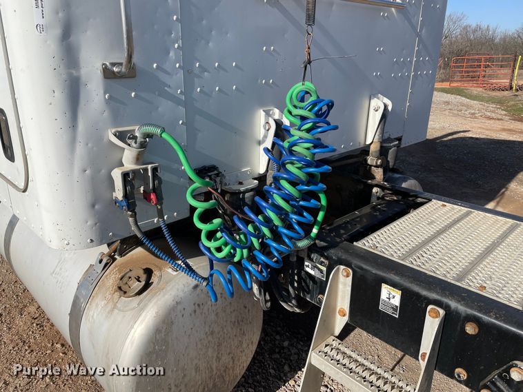 image for item MM9309 2008 Peterbilt 388  semi truck