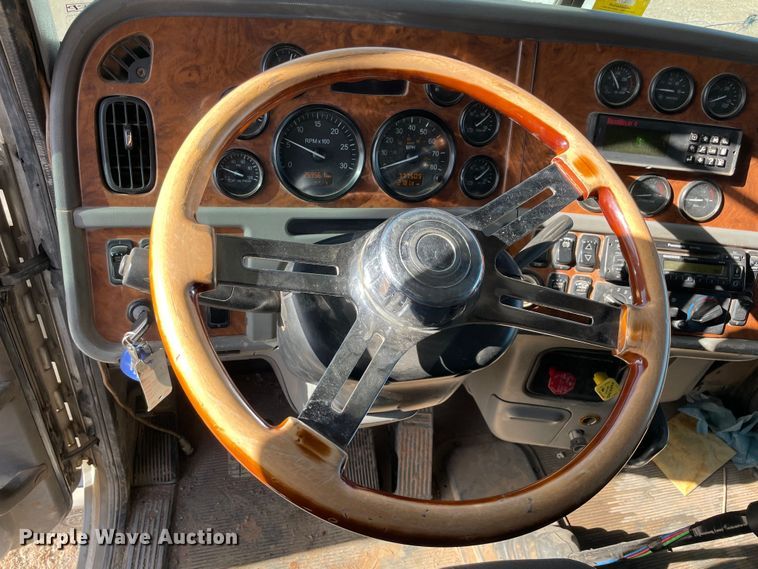 image for item MM9309 2008 Peterbilt 388  semi truck