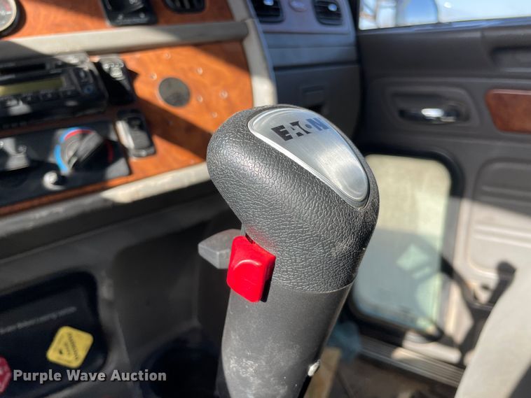 image for item MM9309 2008 Peterbilt 388  semi truck