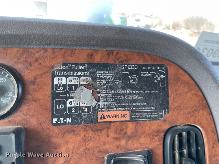 image for item MM9309 2008 Peterbilt 388  semi truck