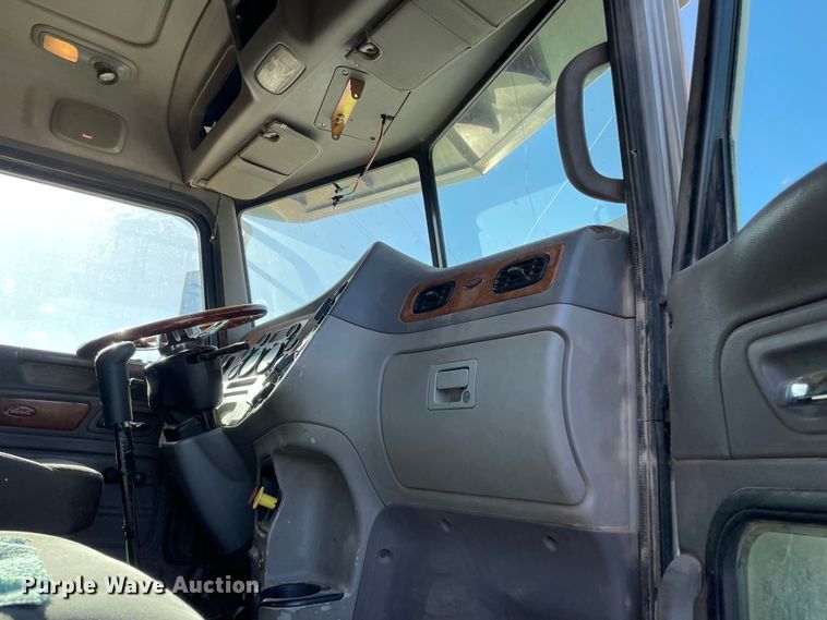 image for item MM9309 2008 Peterbilt 388  semi truck