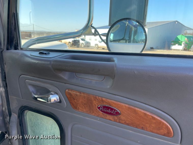 image for item MM9309 2008 Peterbilt 388  semi truck