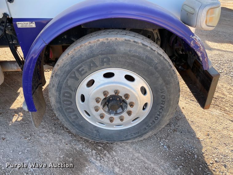 image for item MM9309 2008 Peterbilt 388  semi truck