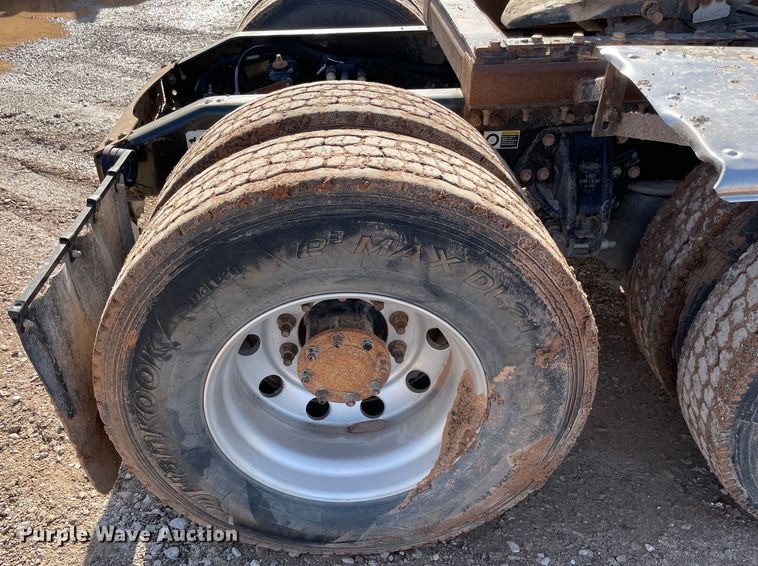 image for item MM9309 2008 Peterbilt 388  semi truck