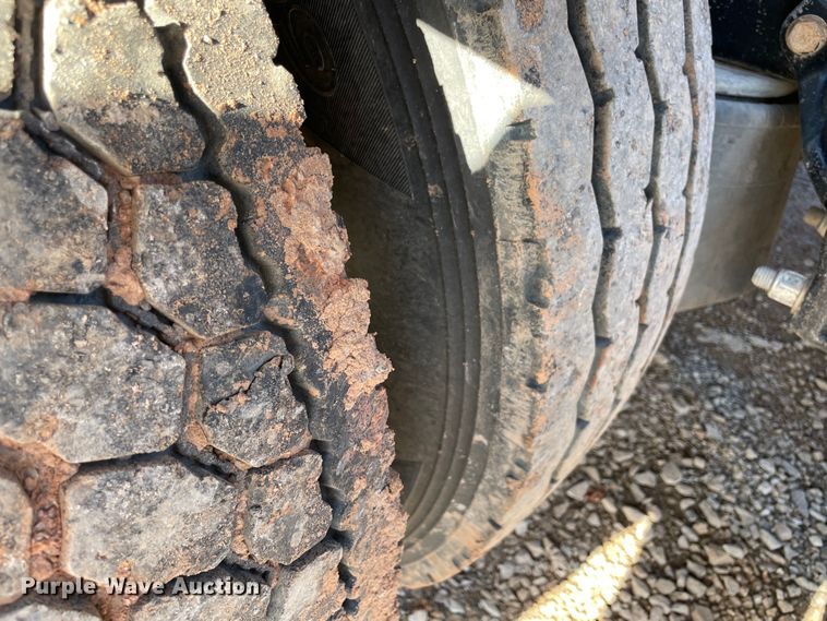 image for item MM9309 2008 Peterbilt 388  semi truck