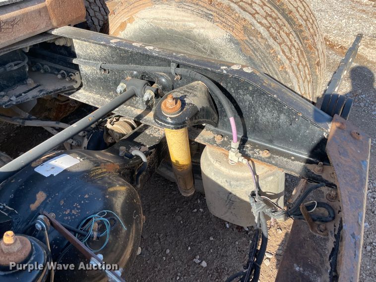 image for item MM9309 2008 Peterbilt 388  semi truck