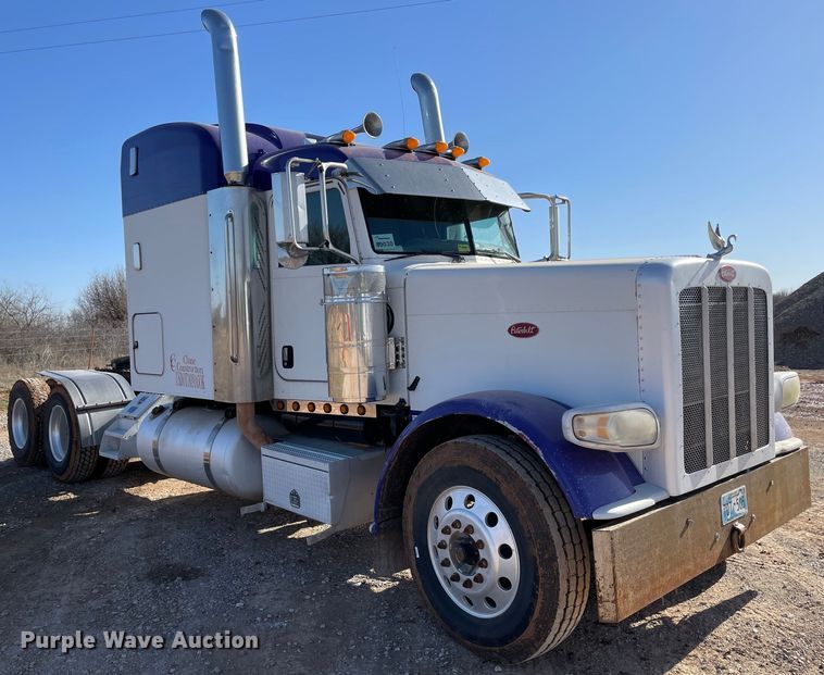 image for item MM9310 2008 Peterbilt 388  semi truck