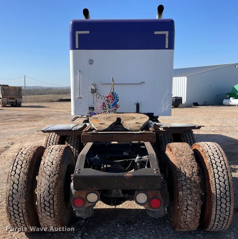 image for item MM9310 2008 Peterbilt 388  semi truck