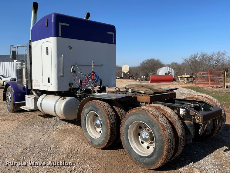 image for item MM9310 2008 Peterbilt 388  semi truck
