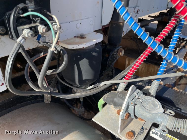 image for item MM9310 2008 Peterbilt 388  semi truck