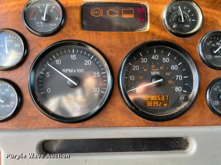 image for item MM9310 2008 Peterbilt 388  semi truck