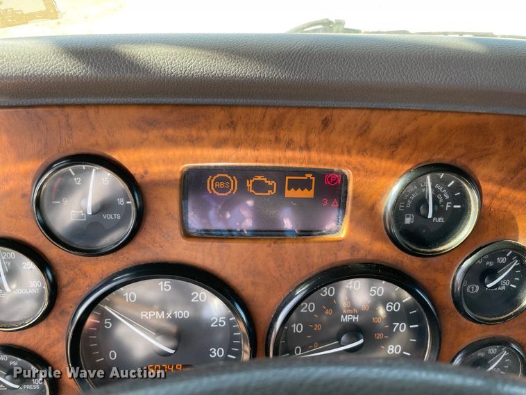 image for item MM9310 2008 Peterbilt 388  semi truck