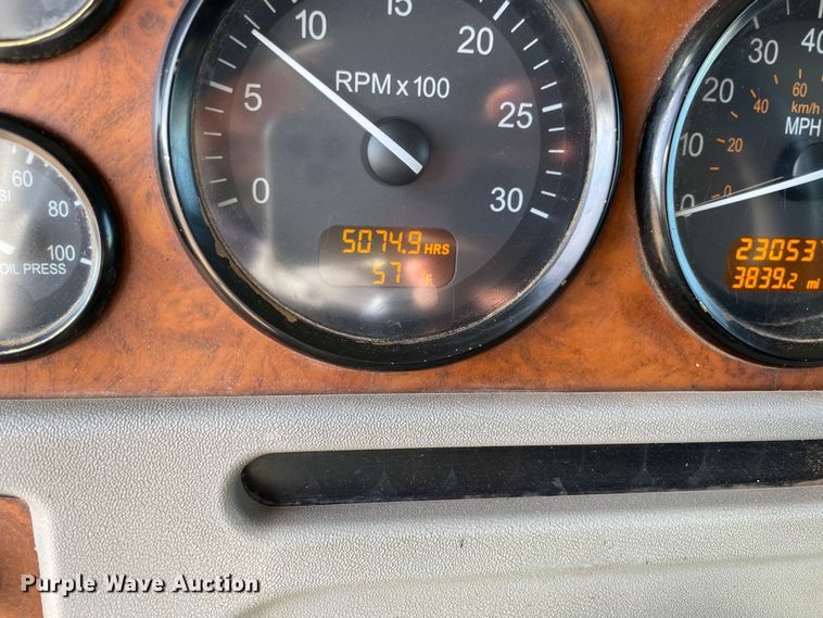 image for item MM9310 2008 Peterbilt 388  semi truck