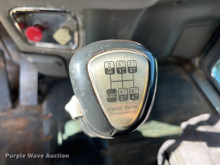 image for item MM9310 2008 Peterbilt 388  semi truck