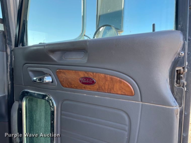 image for item MM9310 2008 Peterbilt 388  semi truck