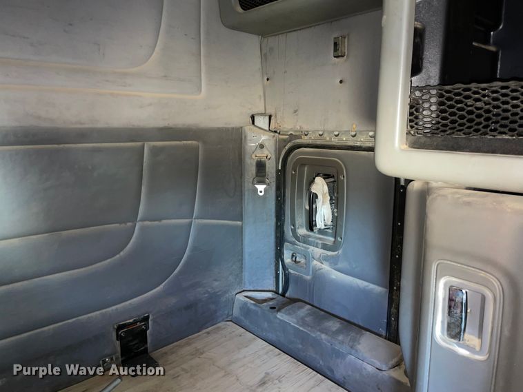 image for item MM9310 2008 Peterbilt 388  semi truck