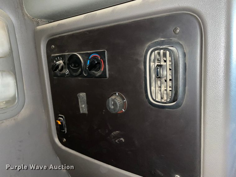 image for item MM9310 2008 Peterbilt 388  semi truck