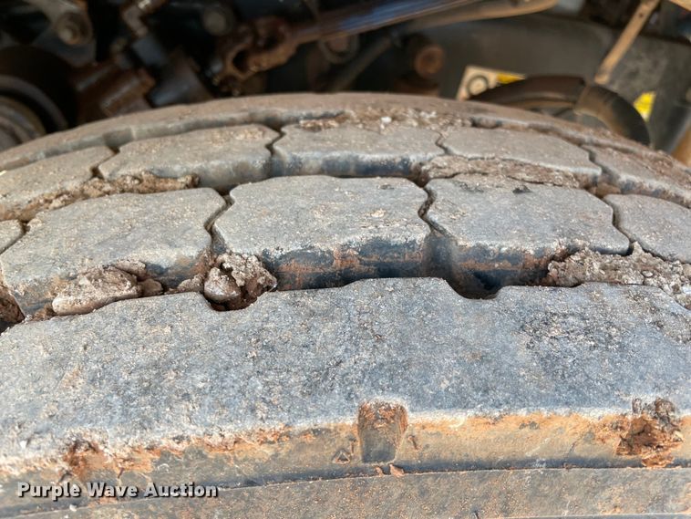 image for item MM9310 2008 Peterbilt 388  semi truck