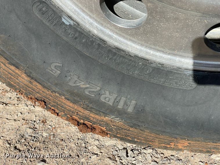 image for item MM9310 2008 Peterbilt 388  semi truck