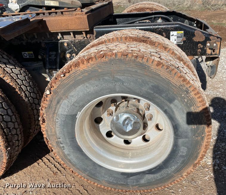 image for item MM9310 2008 Peterbilt 388  semi truck