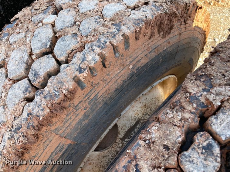 image for item MM9310 2008 Peterbilt 388  semi truck