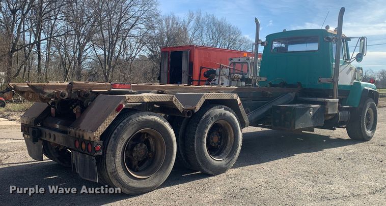 image for item MM9713 1984 Ford LNT8000  roll-off container truck