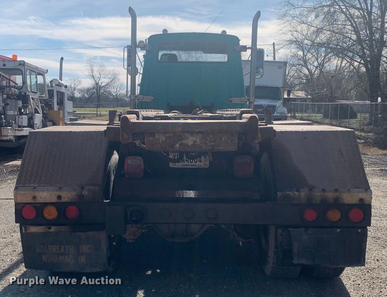 image for item MM9713 1984 Ford LNT8000  roll-off container truck