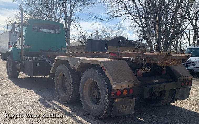 image for item MM9713 1984 Ford LNT8000  roll-off container truck