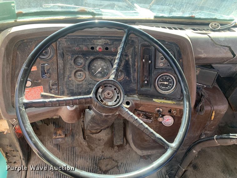 image for item MM9713 1984 Ford LNT8000  roll-off container truck