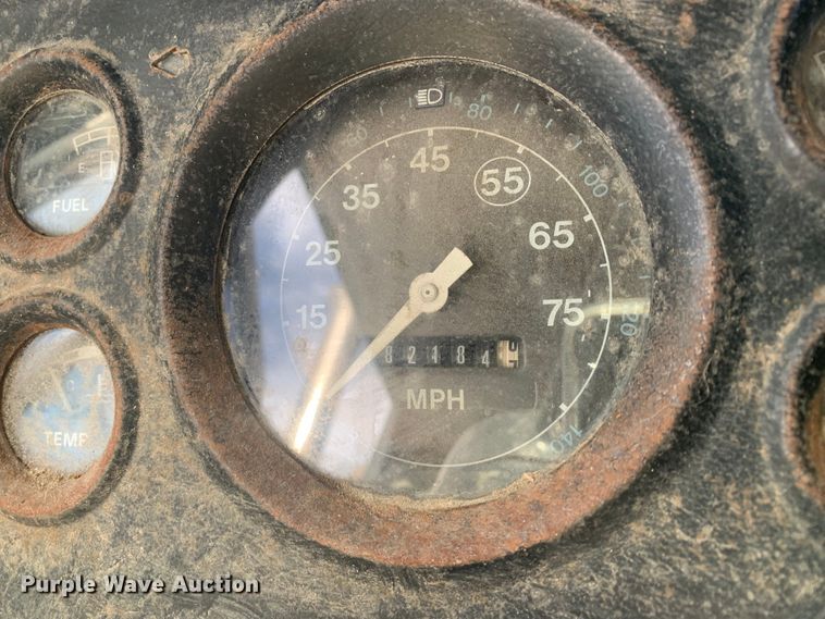 image for item MM9713 1984 Ford LNT8000  roll-off container truck