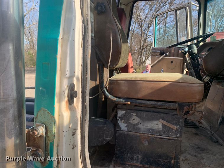 image for item MM9713 1984 Ford LNT8000  roll-off container truck