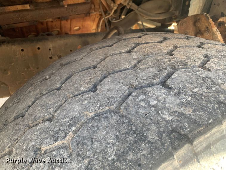 image for item MM9713 1984 Ford LNT8000  roll-off container truck