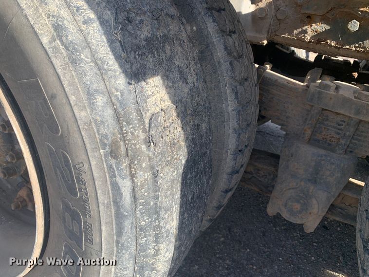 image for item MM9713 1984 Ford LNT8000  roll-off container truck