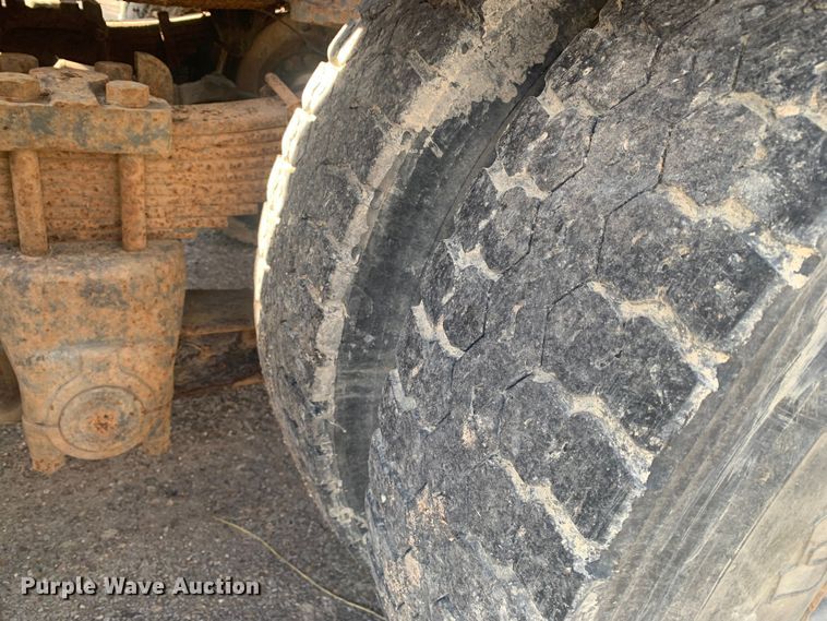 image for item MM9713 1984 Ford LNT8000  roll-off container truck