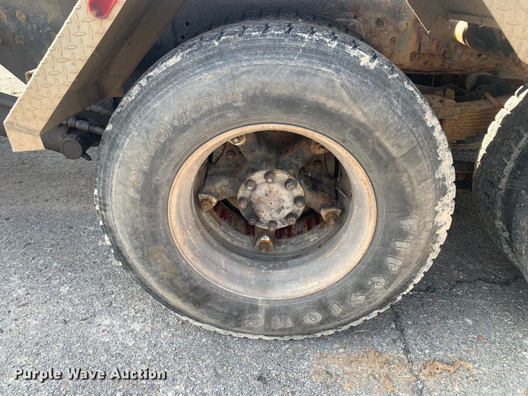 image for item MM9713 1984 Ford LNT8000  roll-off container truck