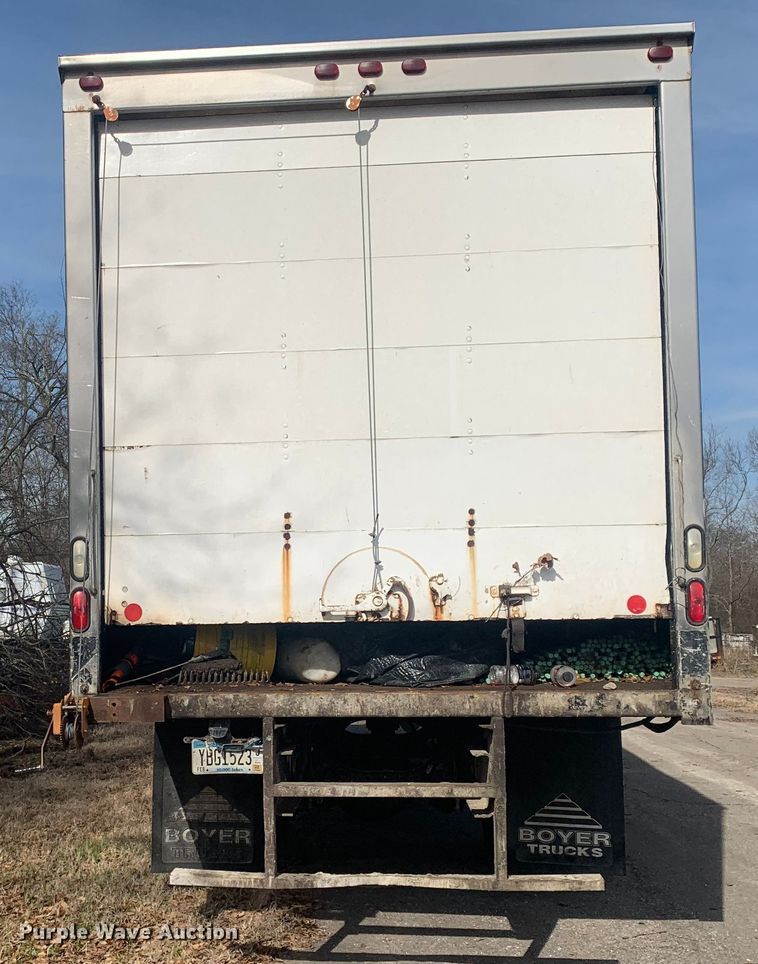 image for item MM9714 2007 International 4300  box truck