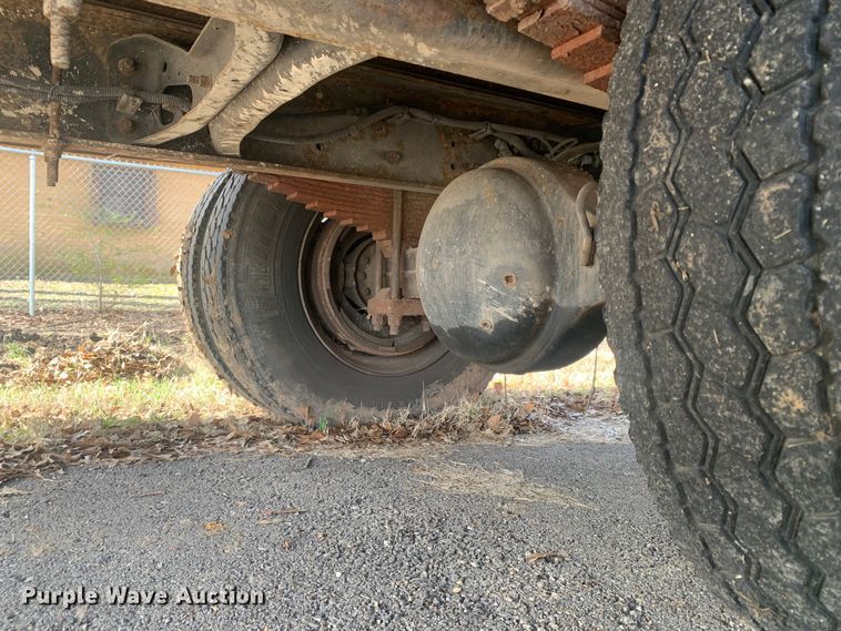 image for item MM9714 2007 International 4300  box truck