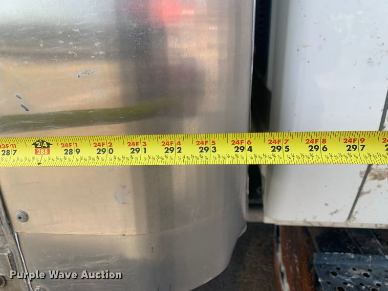 image for item MM9714 2007 International 4300  box truck