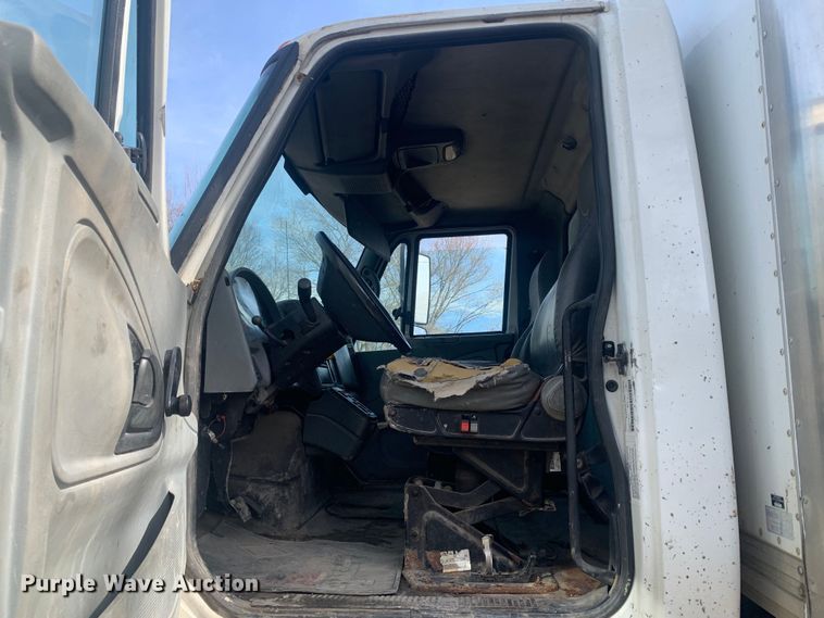 image for item MM9714 2007 International 4300  box truck