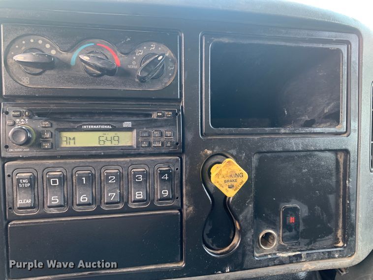 image for item MM9714 2007 International 4300  box truck