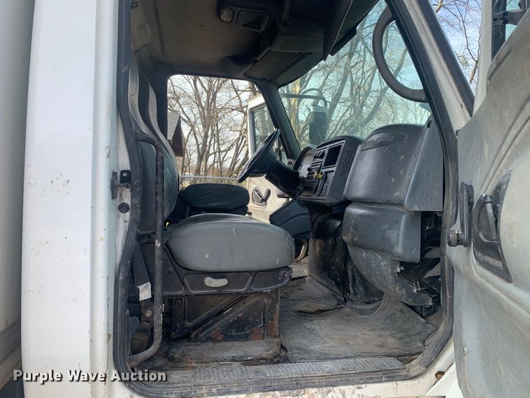 image for item MM9714 2007 International 4300  box truck